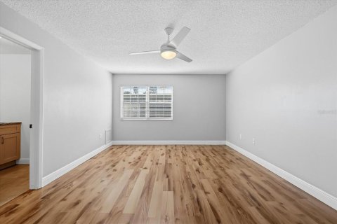 Condominio en venta en Belleair, Florida, 2 dormitorios, 117.34 m2 № 2156148 - foto 14