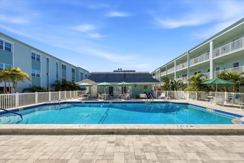 Condominio en venta en Belleair, Florida, 2 dormitorios, 117.34 m2 № 2156148 - foto 24