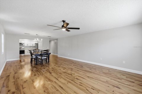 Condominio en venta en Belleair, Florida, 2 dormitorios, 117.34 m2 № 2156148 - foto 11