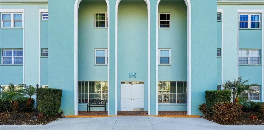 Condominio en Belleair, Florida, 2 dormitorios  № 2156148