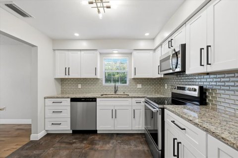 Condominio en venta en Belleair, Florida, 2 dormitorios, 117.34 m2 № 2156148 - foto 3