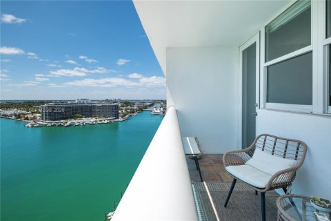 Condo in Miami Beach, Florida, 1 bedroom  № 2058196 - photo 22