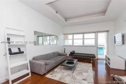 Condo in Miami Beach, Florida, 1 bedroom  № 2058196 - photo 2