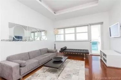 Condo in Miami Beach, Florida, 1 bedroom  № 2058196 - photo 13