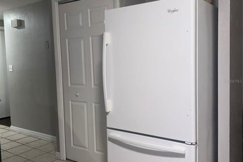 House in New Port Richey, Florida 4 bedrooms, 113.43 sq.m. № 1358314 - photo 6