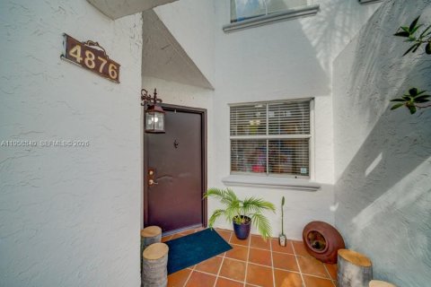 Купить кондоминиум в Дорал, Флорида 1 спальня, 83.52м2, № 2017569 - фото 3