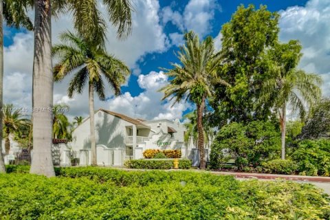 Купить кондоминиум в Дорал, Флорида 1 спальня, 83.52м2, № 2017569 - фото 4