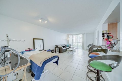 Купить кондоминиум в Дорал, Флорида 1 спальня, 83.52м2, № 2017569 - фото 9