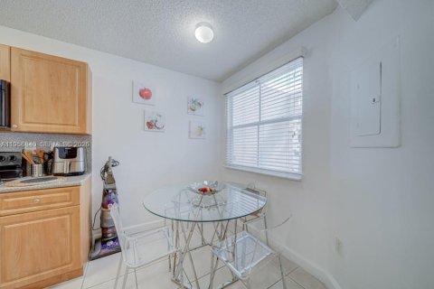 Купить кондоминиум в Дорал, Флорида 1 спальня, 83.52м2, № 2017569 - фото 15