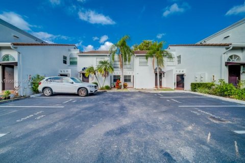 Купить кондоминиум в Дорал, Флорида 1 спальня, 83.52м2, № 2017569 - фото 2