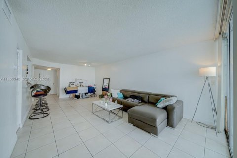 Купить кондоминиум в Дорал, Флорида 1 спальня, 83.52м2, № 2017569 - фото 7