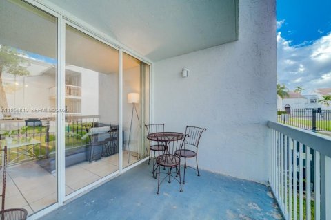 Купить кондоминиум в Дорал, Флорида 1 спальня, 83.52м2, № 2017569 - фото 11