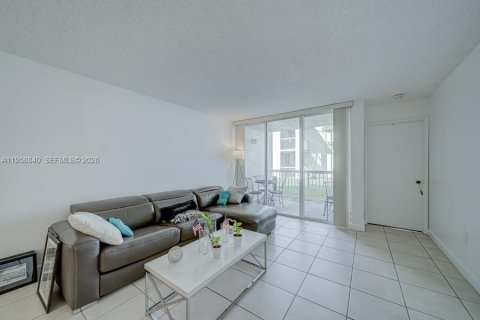 Купить кондоминиум в Дорал, Флорида 1 спальня, 83.52м2, № 2017569 - фото 8