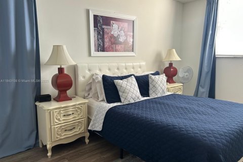 Condo in Lauderdale Lakes, Florida, 1 bedroom  № 1960863 - photo 7