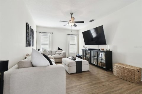 Casa en venta en Land O' Lakes, Florida, 4 dormitorios, 210.7 m2 № 1843945 - foto 23