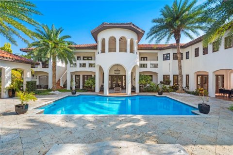 Casa en alquiler en Miami, Florida, 10 dormitorios, 796.45 m2 № 1958910 - foto 3