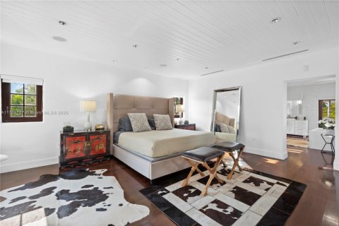 Casa en alquiler en Miami, Florida, 10 dormitorios, 796.45 m2 № 1958910 - foto 25