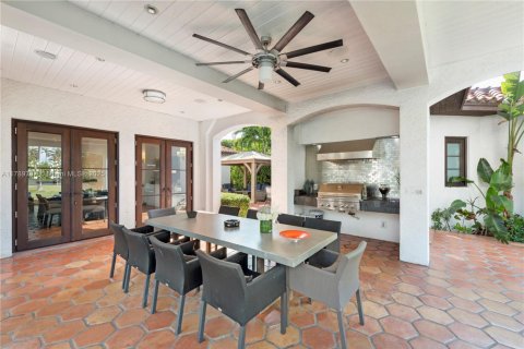 Casa en alquiler en Miami, Florida, 10 dormitorios, 796.45 m2 № 1958910 - foto 7