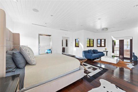 Casa en alquiler en Miami, Florida, 10 dormitorios, 796.45 m2 № 1958910 - foto 27