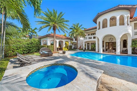 Casa en alquiler en Miami, Florida, 10 dormitorios, 796.45 m2 № 1958910 - foto 4
