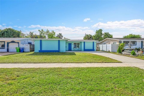 Купить виллу или дом в Санрайз, Флорида 3 спальни, 119.1м2, № 1991141 - фото 2