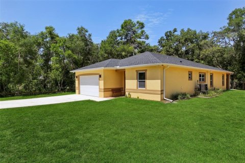 House in Webster, Florida 4 bedrooms, 216.83 sq.m. № 1824265 - photo 1