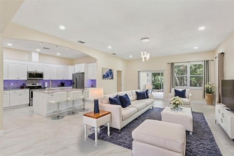 House in Webster, Florida 4 bedrooms, 216.83 sq.m. № 1824265 - photo 9