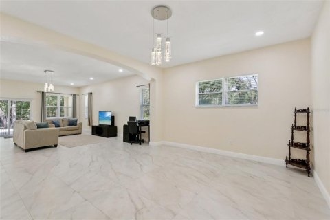 House in Webster, Florida 4 bedrooms, 216.83 sq.m. № 1824265 - photo 11