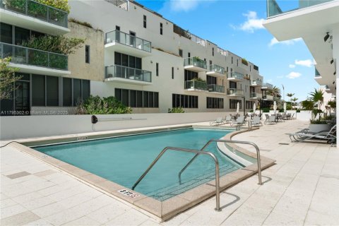 Copropriété à vendre à Surfside, Floride: 1 chambre, 86.31 m2 № 1708931 - photo 14