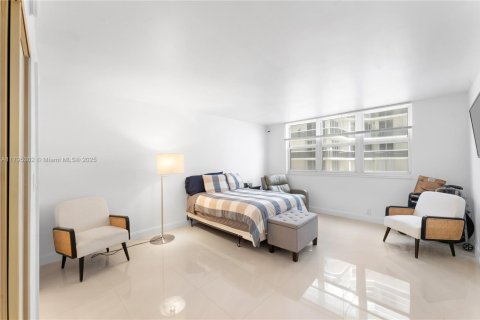 Copropriété à vendre à Surfside, Floride: 1 chambre, 86.31 m2 № 1708931 - photo 7