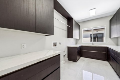 Casa en venta en Fort Lauderdale, Florida, 5 dormitorios, 445.75 m2 № 1135104 - foto 1