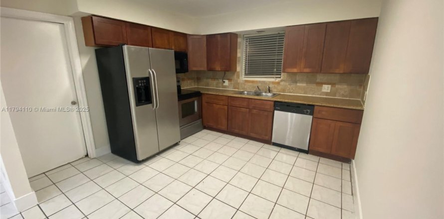 Appartement à Hollywood, Floride 3 chambres, 254.92 m2 № 1667257
