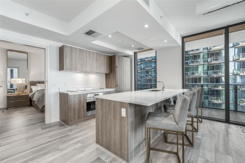 Condo in Miami, Florida, 2 bedrooms  № 1998005 - photo 7