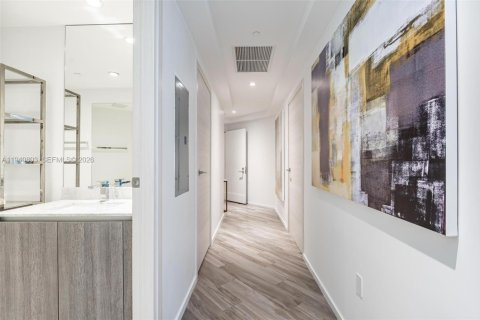 Condo in Miami, Florida, 2 bedrooms  № 1998005 - photo 26