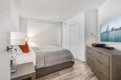 Condo in Miami, Florida, 2 bedrooms  № 1998005 - photo 25