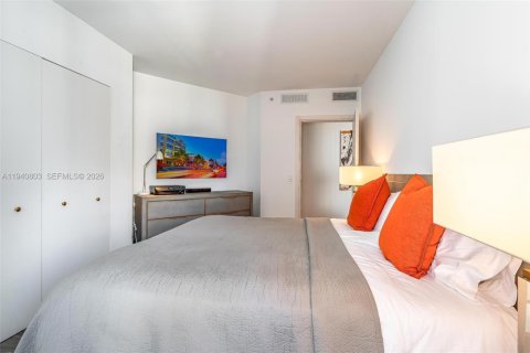 Condo in Miami, Florida, 2 bedrooms  № 1998005 - photo 22