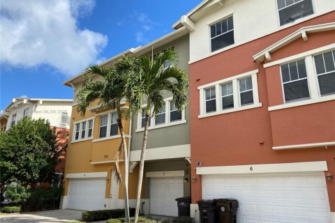 Townhouse in West Palm Beach, Florida 2 bedrooms, 134.52 sq.m. № 1895753 - photo 26