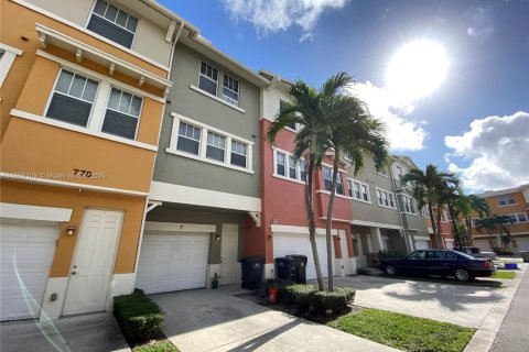 Townhouse in West Palm Beach, Florida 2 bedrooms, 134.52 sq.m. № 1895753 - photo 22