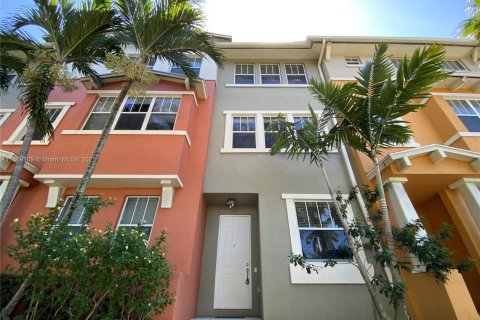 Townhouse in West Palm Beach, Florida 2 bedrooms, 134.52 sq.m. № 1895753 - photo 2