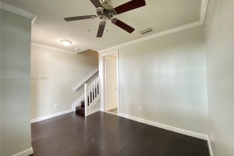 Townhouse in West Palm Beach, Florida 2 bedrooms, 134.52 sq.m. № 1895753 - photo 20