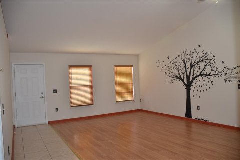 House in Ocala, Florida 4 bedrooms, 193.98 sq.m. № 2219399 - photo 2