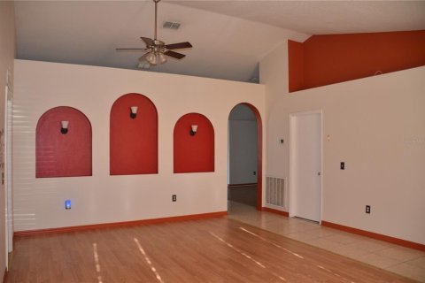 House in Ocala, Florida 4 bedrooms, 193.98 sq.m. № 2219399 - photo 4