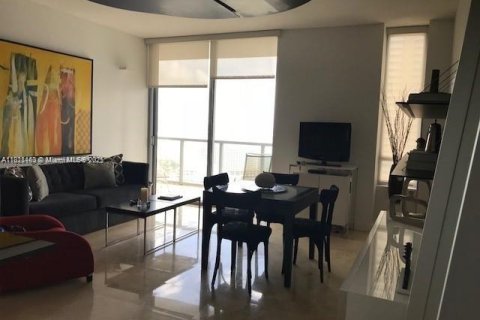 Снять в аренду кондоминиум в Майами, Флорида 1 спальня, 78.32м2, № 1867110 - фото 2
