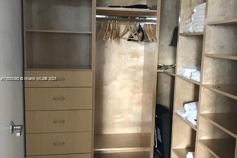 Снять в аренду кондоминиум в Майами, Флорида 1 спальня, 78.32м2, № 1867110 - фото 5