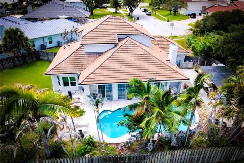 Casa en venta en Indialantic, Florida, 4 dormitorios, 248.23 m2 № 2330283 - foto 2