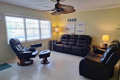 Condo in West Palm Beach, Florida, 1 bedroom  № 2241928 - photo 4
