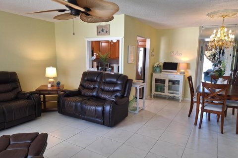 Condo in West Palm Beach, Florida, 1 bedroom  № 2241928 - photo 2