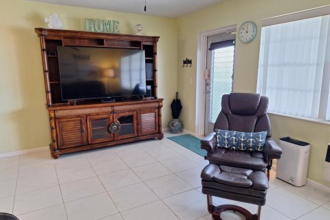 Condo in West Palm Beach, Florida, 1 bedroom  № 2241928 - photo 5