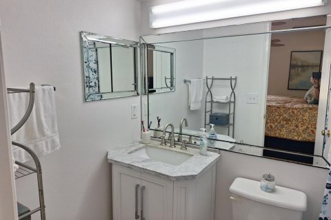 Condo in West Palm Beach, Florida, 1 bedroom  № 2241928 - photo 22