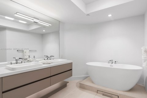 Купить кондоминиум в Авентура, Флорида 2 спальни, 145.3м2, № 1992729 - фото 29